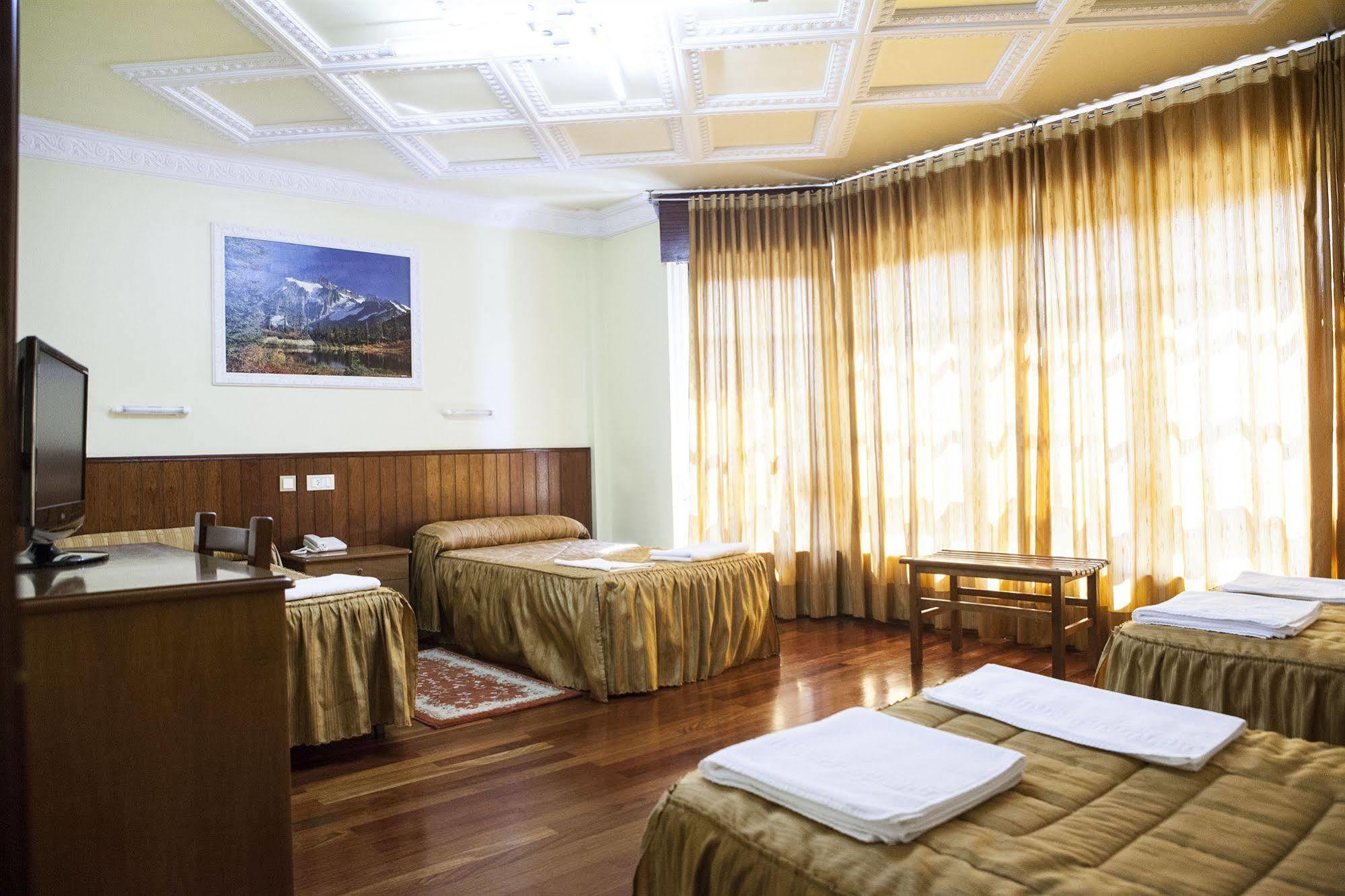 Hotel Antoyana Santander Buitenkant foto